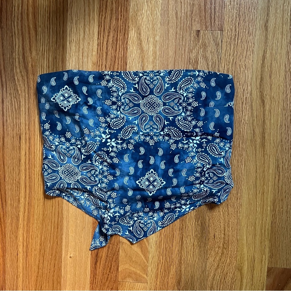 🌸Hollister Bandana Top